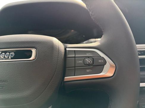 New 2026 Jeep Compass Latitude image 17