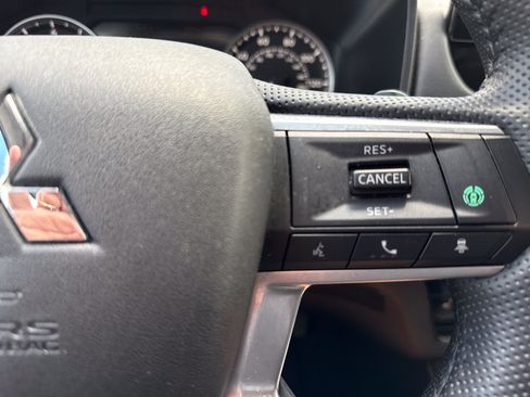 Used 2025 Mitsubishi Outlander SE AWD/4WD image 20