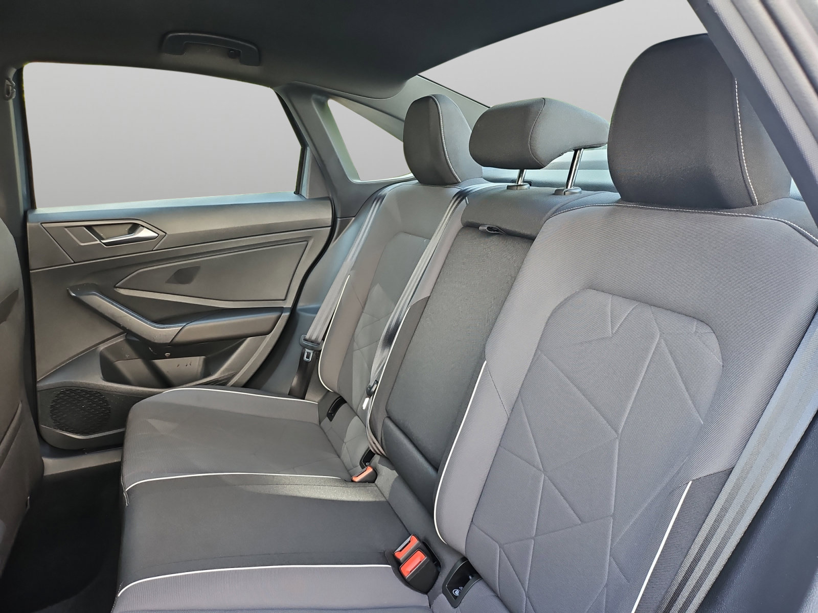 Used 2025 Volkswagen Jetta Sport FWD image 40