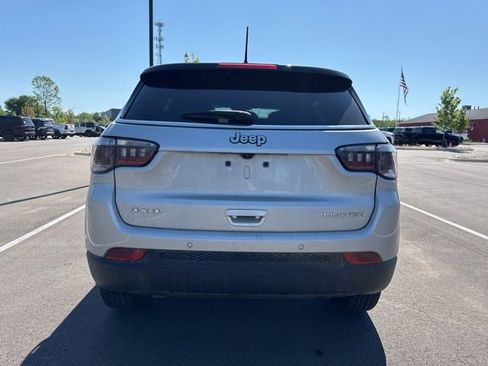 Used 2025 Jeep Compass Limited AWD/4WD image 4