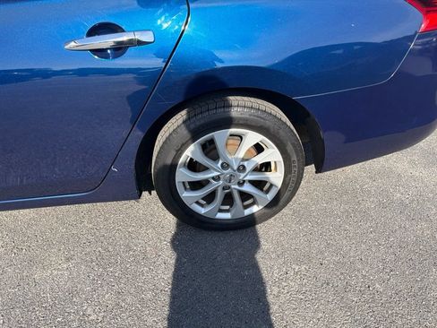 Used 2019 Nissan Sentra SV FWD image 4