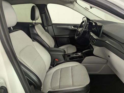 Used 2023 Ford Escape SE image 24