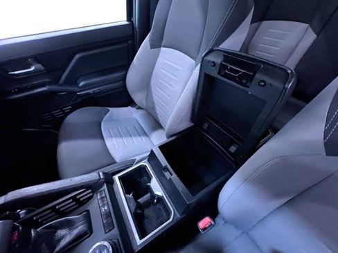 Used 2025 Toyota Tacoma TRD Off-Road image 29