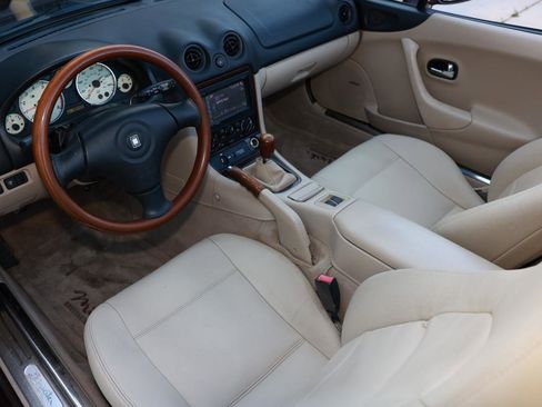 Used 2000 MAZDA MX-5 Miata RWD image 4