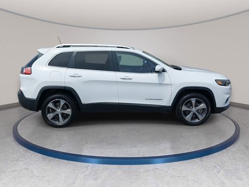 Used 2019 Jeep Cherokee Limited w/ Trailer Tow Group image 4