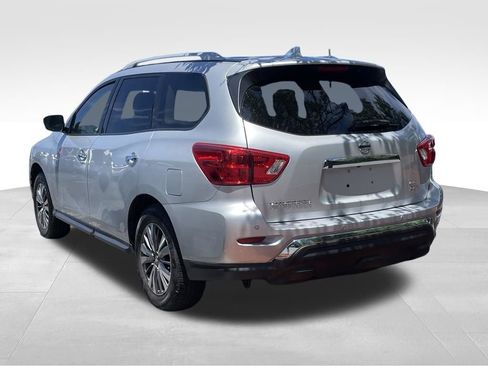 Used 2019 Nissan Pathfinder SL AWD/4WD image 5