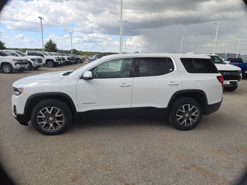 Used 2021 GMC Acadia SLE w/ LPO, Floor Liner Package FWD image 6