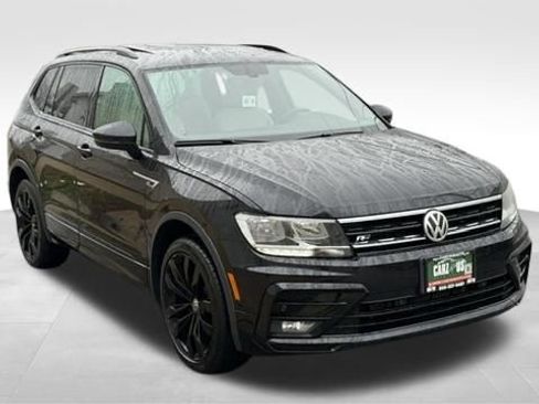 Used 2020 Volkswagen Tiguan SE R-Line AWD/4WD image 3