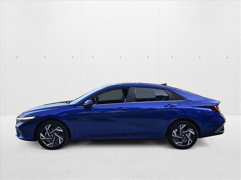New 2025 Hyundai Elantra Limited image 5