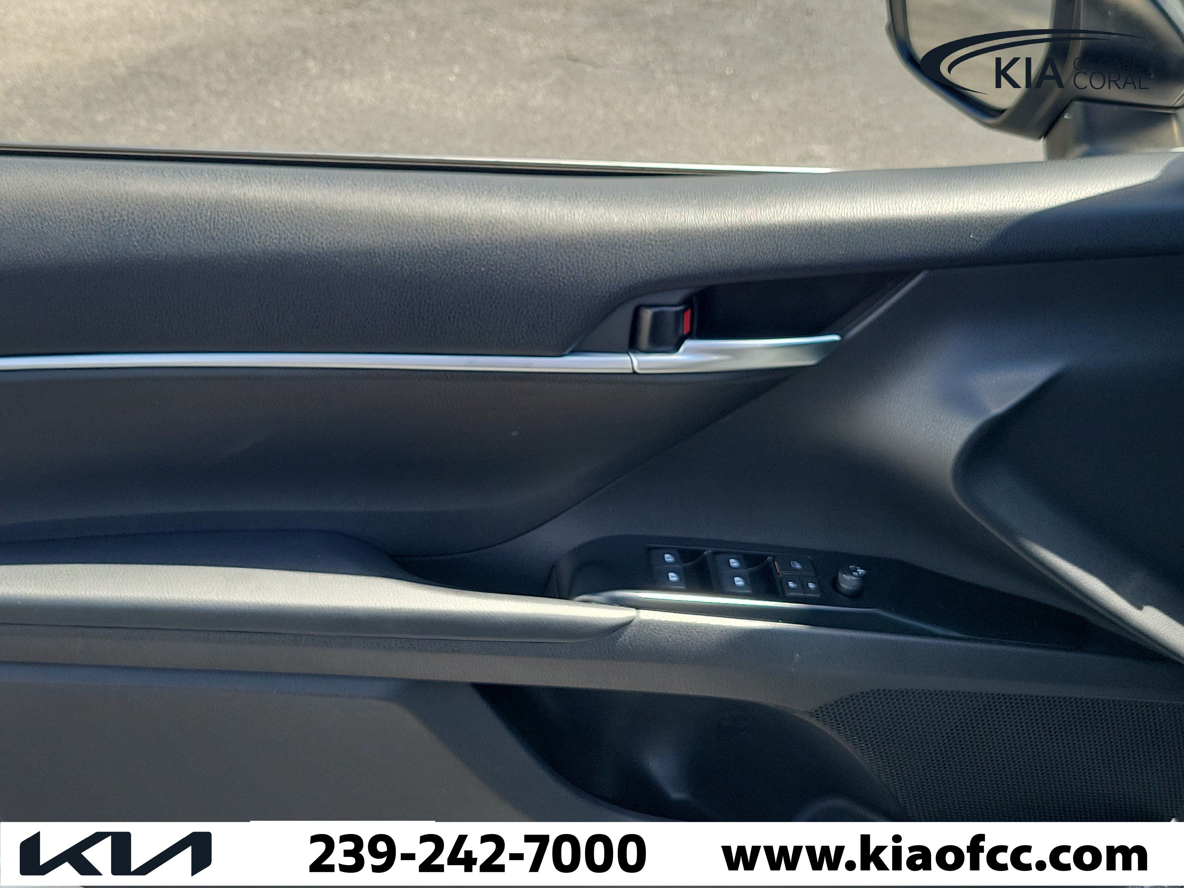 Used 2019 Toyota Camry SE FWD image 24
