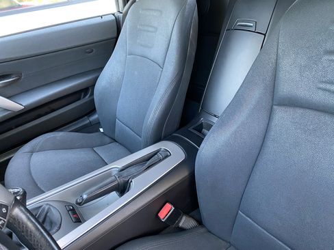 Used 2004 BMW Z4 2.5i image 37