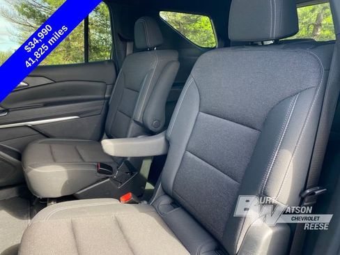 Used 2024 Chevrolet Traverse LT w/ Midnight/Sport Edition FWD image 18