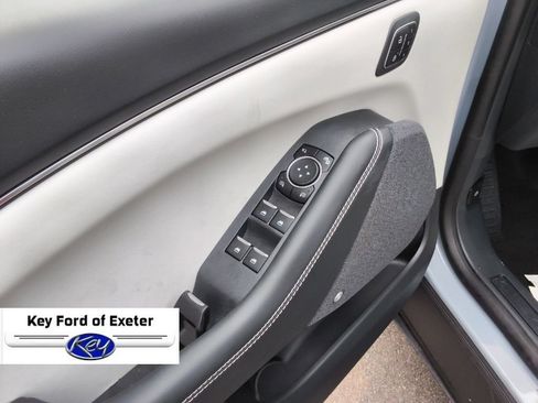 Used 2025 Ford Mustang Mach-E Premium AWD/4WD image 23