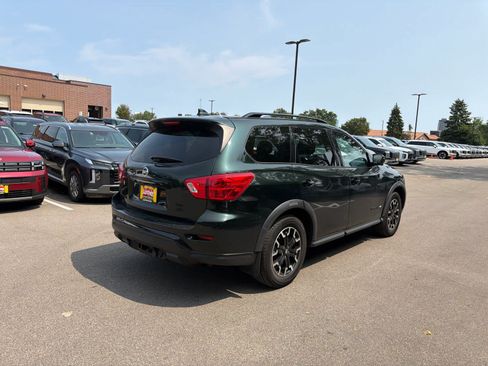 Used 2019 Nissan Pathfinder SL AWD/4WD image 2
