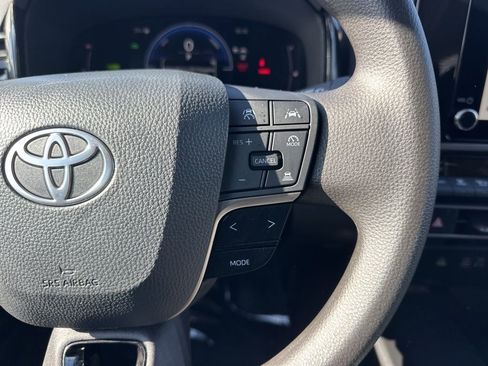 Used 2026 Toyota Camry LE image 14