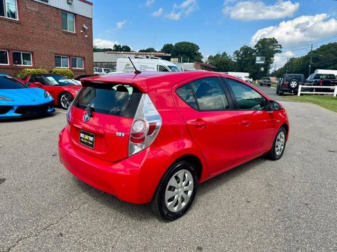 Used 2014 Toyota Prius C Two image 8