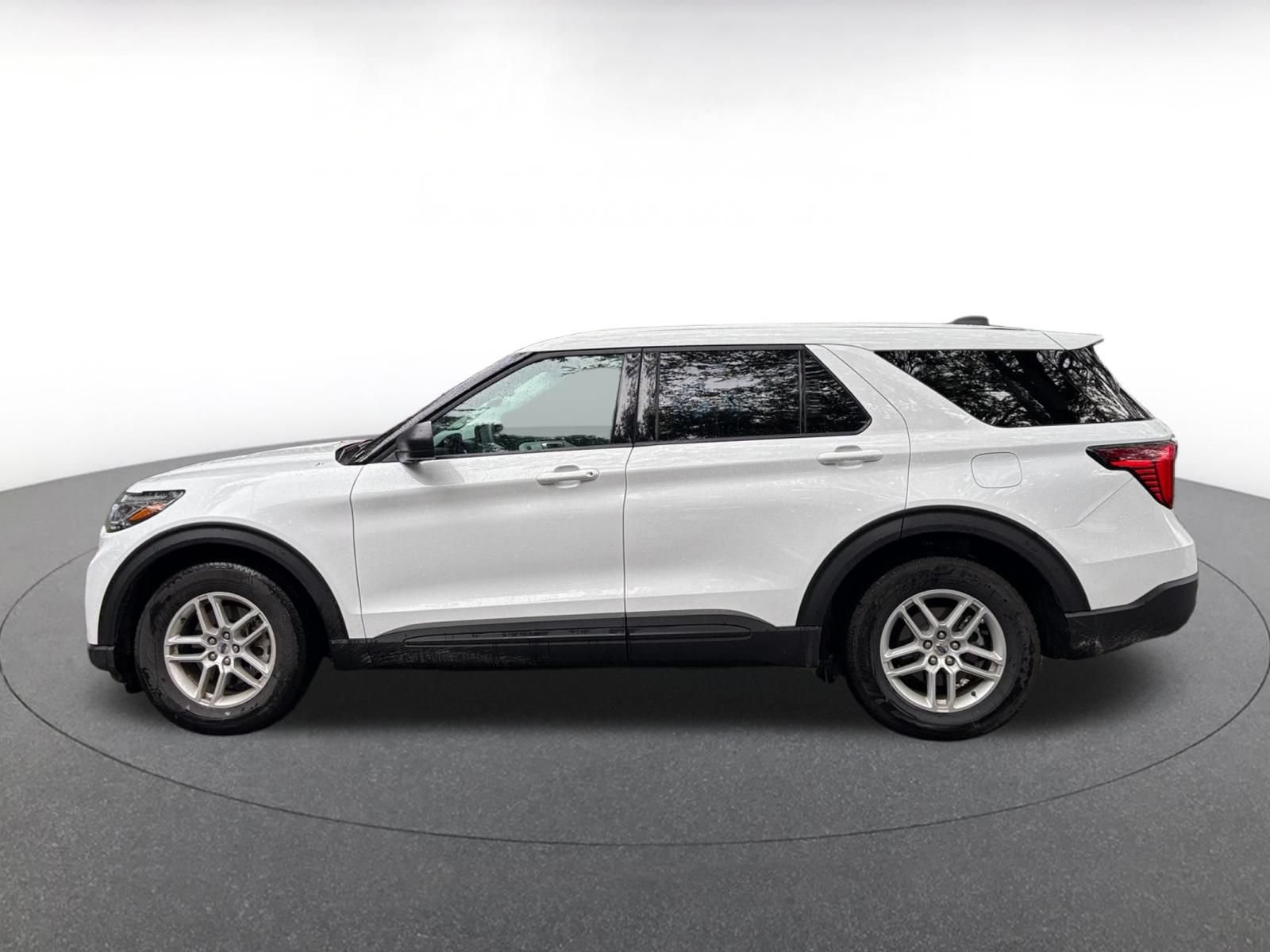 Used 2026 Ford Explorer Active RWD image 7
