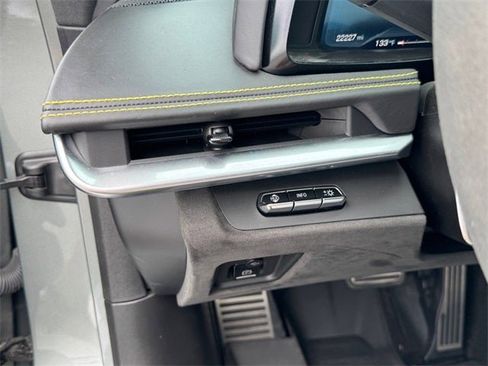 Used 2022 Chevrolet Corvette Stingray Premium Conv w/ Z51 Performance Package image 17