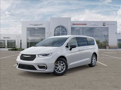 New 2026 Chrysler Pacifica Select