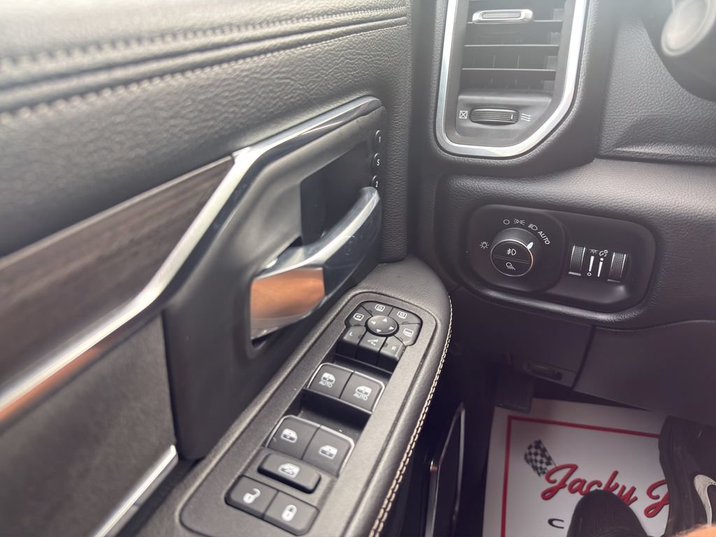 Used 2025 RAM 2500 Laramie AWD/4WD image 20