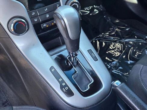 Used 2014 Chevrolet Cruze Eco image 12