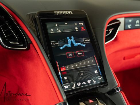 Used 2022 Ferrari Roma image 28