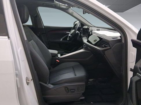 Used 2025 Audi Q5 Premium Plus w/ Premium Plus image 32