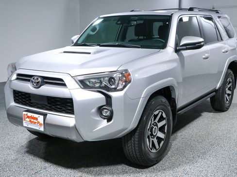 Used 2022 Toyota 4Runner TRD Off-Road Premium w/ Moonroof Package AWD/4WD image 31