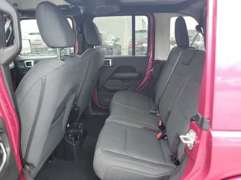 Used 2024 Jeep Wrangler Sahara image 25