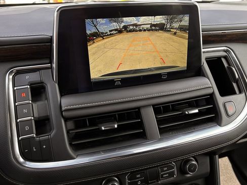 Used 2024 Chevrolet Suburban Premier RWD image 18