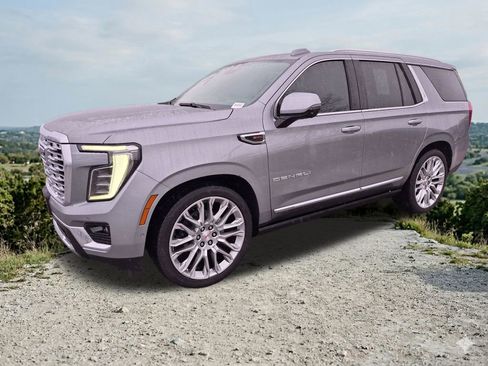 Used 2026 GMC Yukon Denali w/ Denali Reserve Package image 3