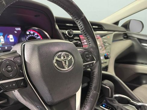Used 2020 Toyota Camry XSE FWD image 23