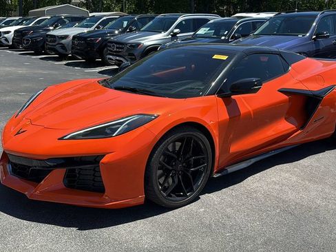 Used 2025 Chevrolet Corvette Z06 w/ Stealth Interior Trim Package RWD image 8