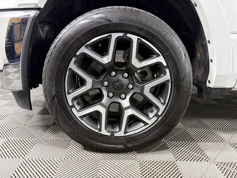 Used 2025 RAM 1500 Laramie AWD/4WD image 10