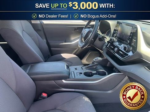 Used 2022 Toyota Highlander LE FWD image 22
