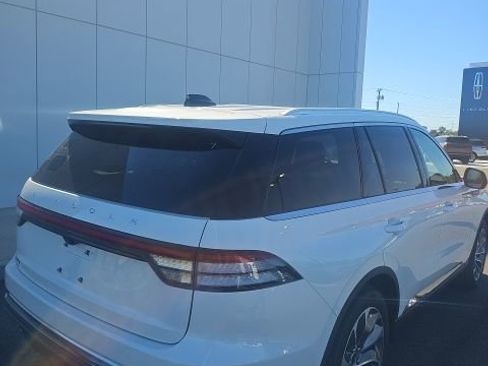 Used 2025 Lincoln Aviator AWD w/ Equipment Group 101A image 3