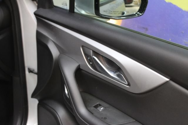 Used 2022 Chevrolet Blazer LT AWD/4WD image 9