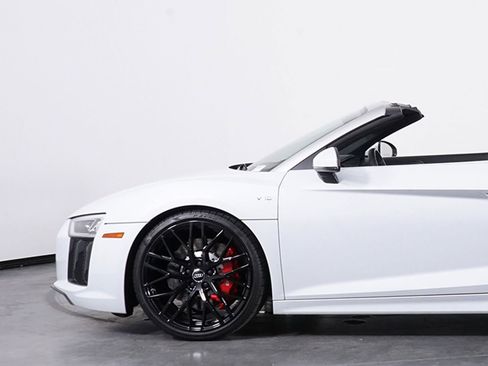 Used 2018 Audi R8 V10 image 14