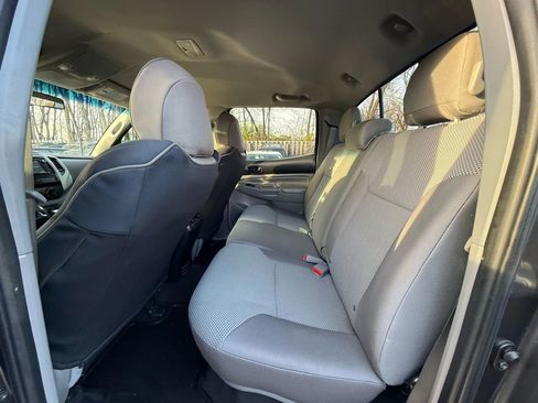 Used 2015 Toyota Tacoma 4x4 Double Cab image 16