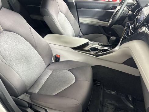Used 2021 Toyota Camry LE w/ Carpet Mat Package (TMS) image 25