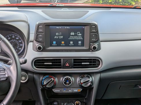 Used 2020 Hyundai Kona SEL Plus FWD image 18