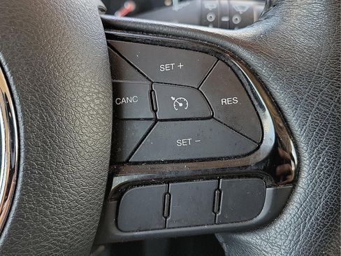 Used 2020 Jeep Renegade Altitude image 15