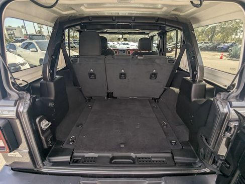Used 2021 Jeep Wrangler Unlimited Rubicon image 22