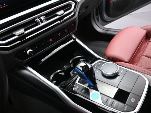 Used 2023 BMW i4 eDrive40 RWD image 17