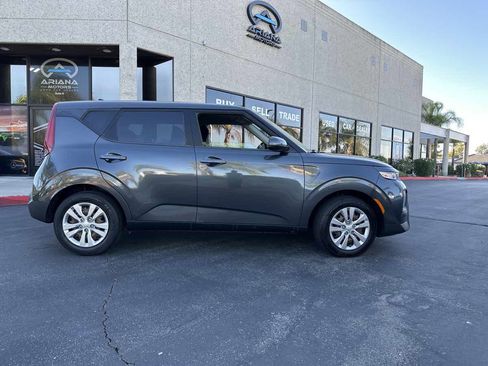 Used 2021 Kia Soul LX image 8