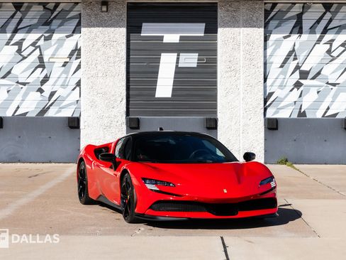 Used 2023 Ferrari SF90 Stradale image 1