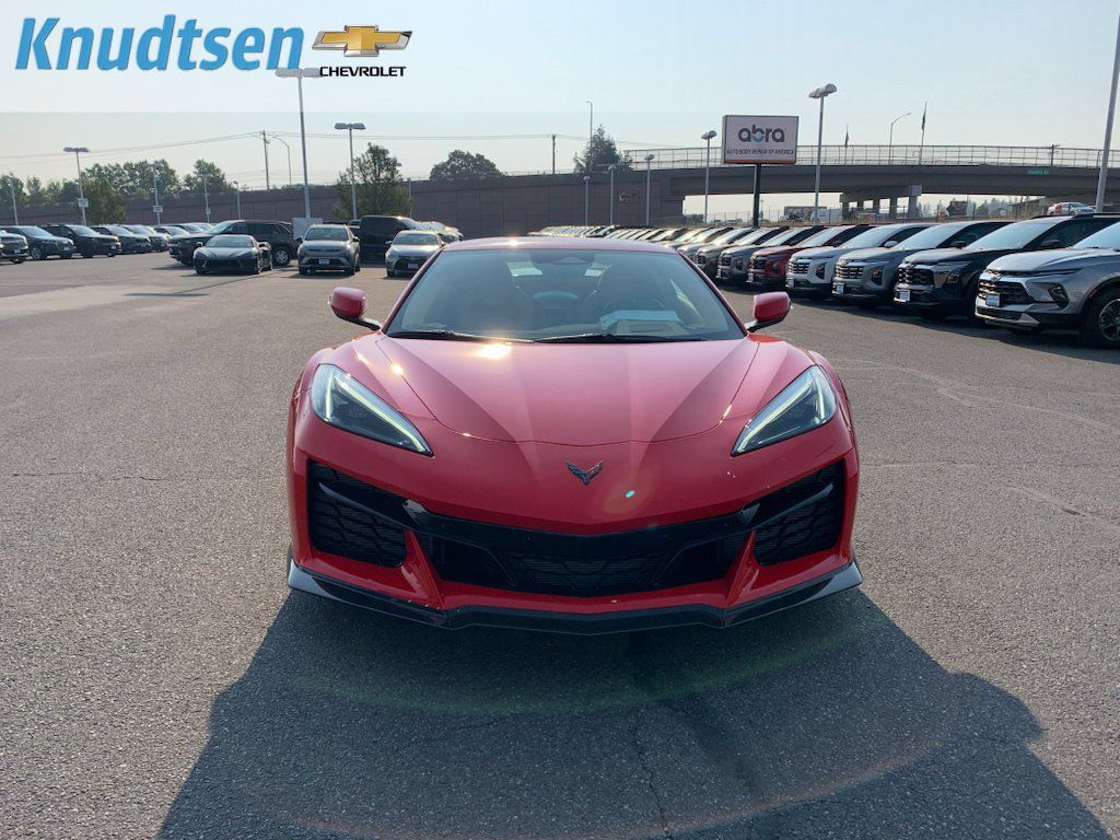 Used 2024 Chevrolet Corvette Z06 RWD image 2