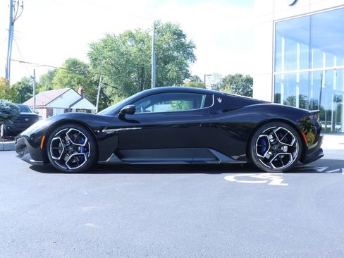 Used 2023 Maserati MC20 Coupe image 4