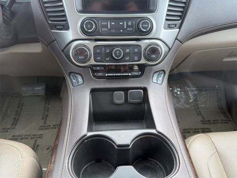 Used 2018 Chevrolet Suburban LT image 11