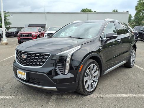 Certified 2023 Cadillac XT4 Premium Luxury w/ Cold Weather Package AWD/4WD image 3